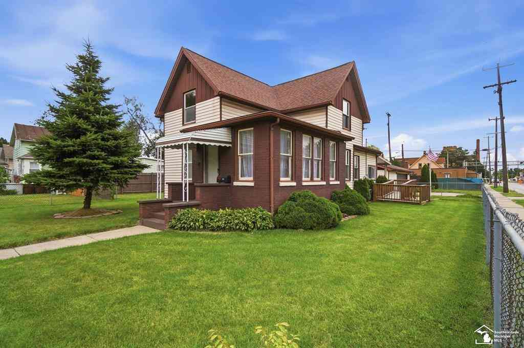Homes For Sale - 943 E 4th Street <br/> Monroe, MI 48161