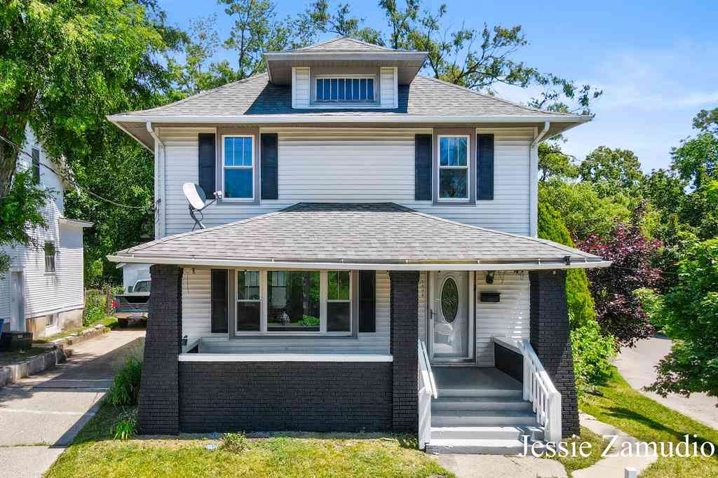 Homes For Sale - 1810 Eastern Avenue Se SE<br/> Grand Rapids, MI 49507