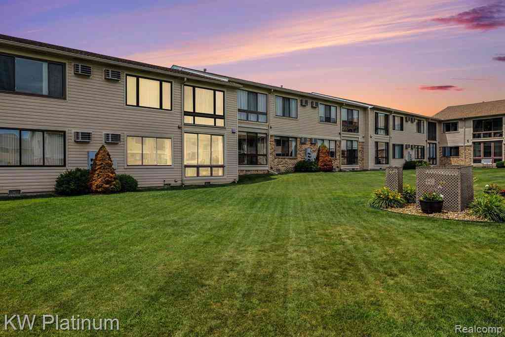 Condo For Sale - 1700 River Road  #6<br/> Saint Clair County, Marysville, MI 48040