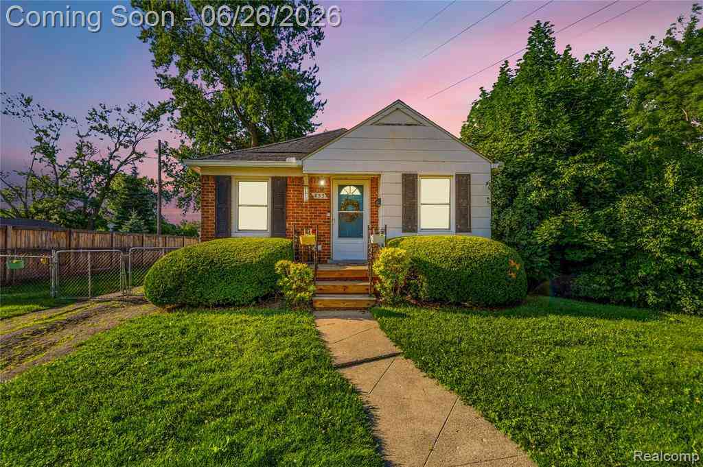 Homes For Sale - 853 Wordsworth Street <br/> Ferndale, MI 48220