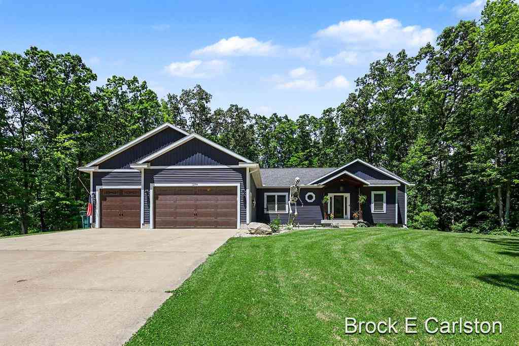 Homes For Sale - 1294 Tall Tree Lane <br/> Muskegon, MI 49445