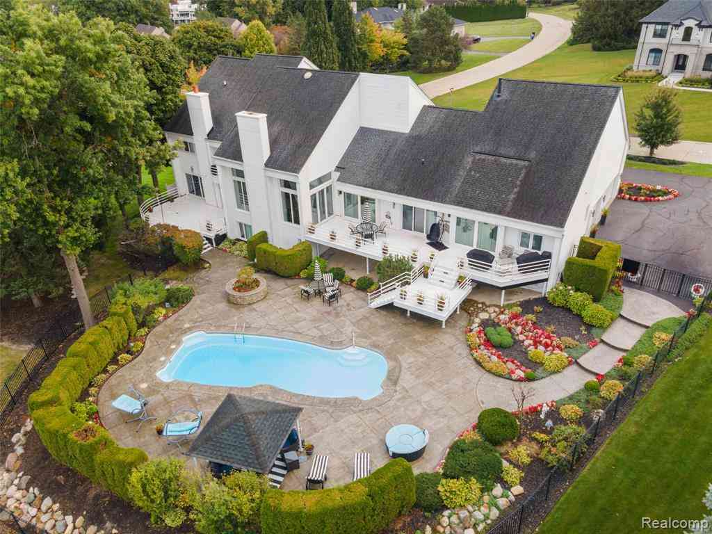 Homes For Sale - 3802 Columbia Drive <br/> Oakland County, Bloomfield Hills, MI 48302