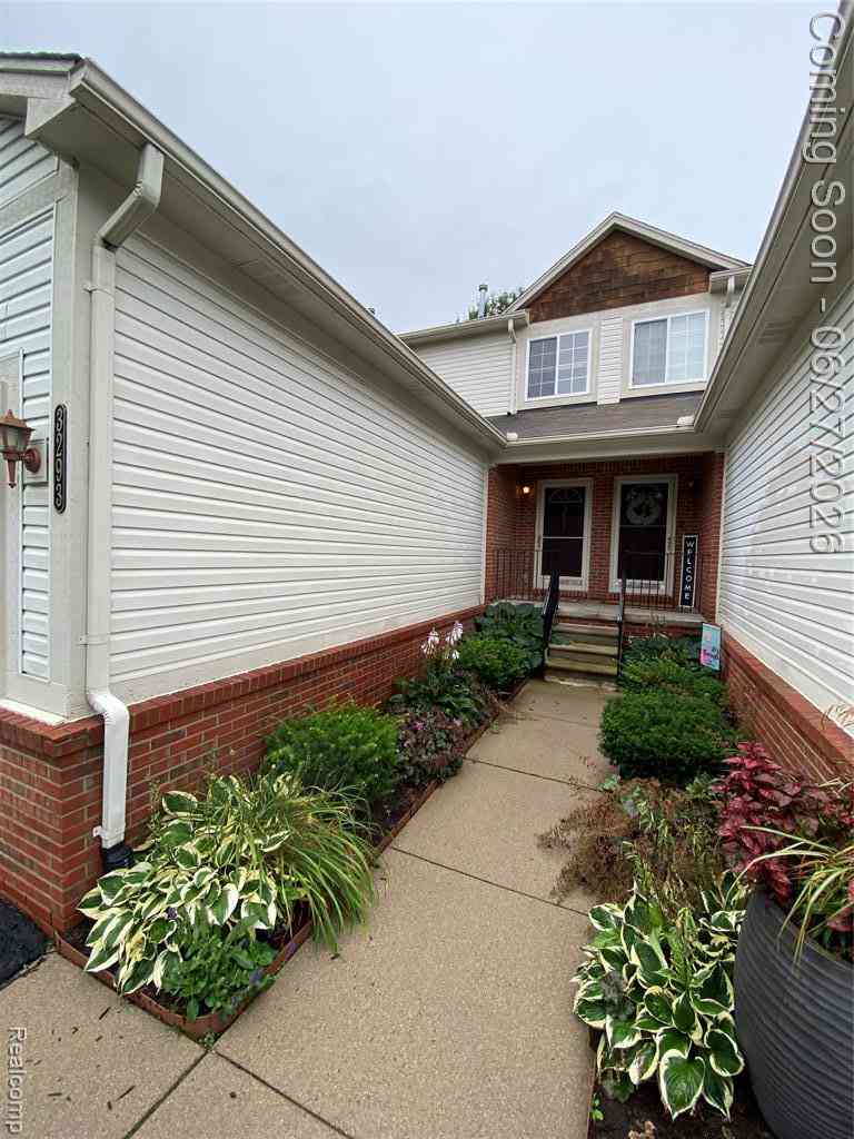 Condo For Sale - 3293 Baldwin Woods Drive <br/> Lake Orion, MI 48359