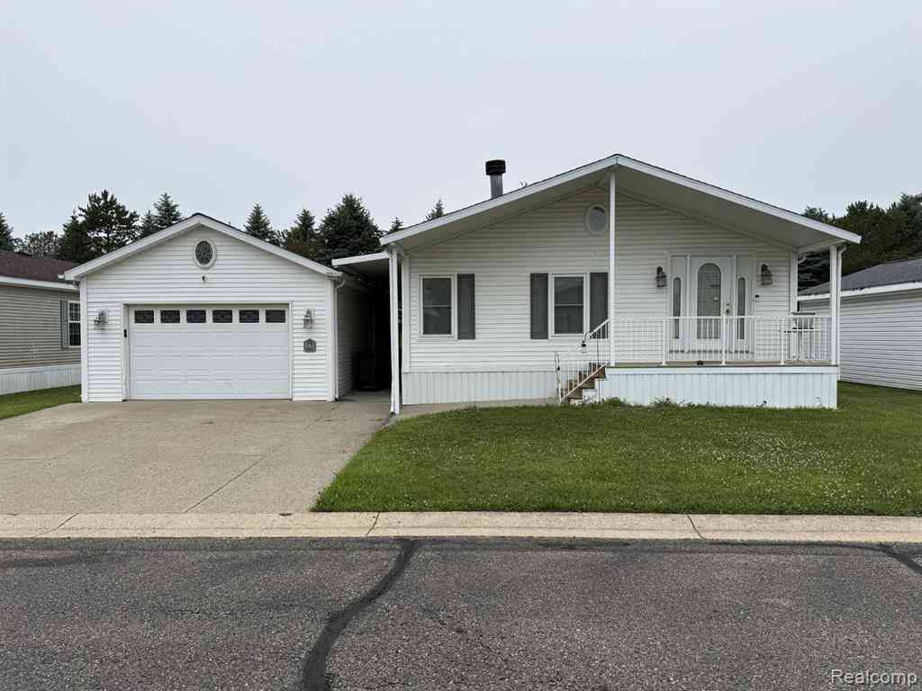 Homes For Sale - 9 Brookfield  <br/> Swartz Creek, MI 48473