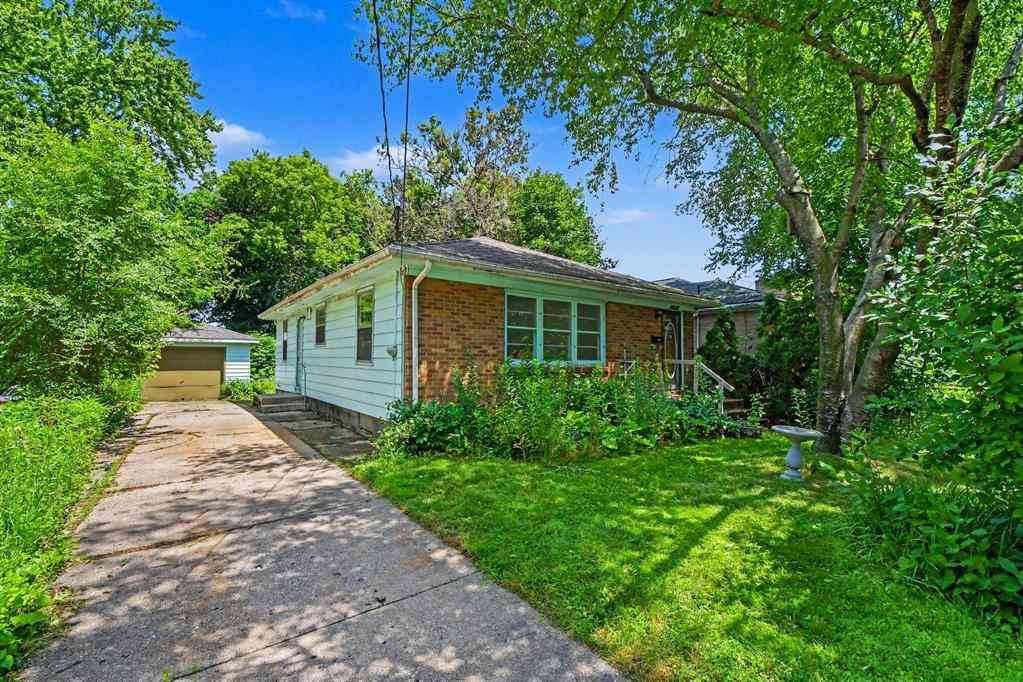 Homes For Sale - 1057 Lyon Street Ne NE<br/> Grand Rapids, MI 49503
