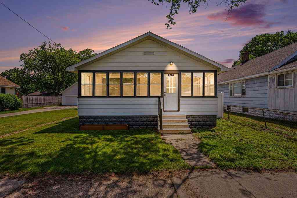 Homes For Sale - 2226 Blodgett Street <br/> Muskegon, MI 49441