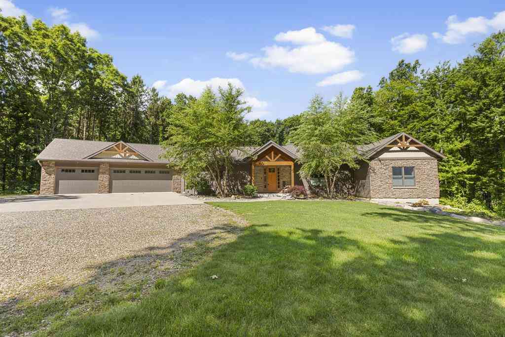 Homes For Sale - 16285 13 Mile Road <br/> Battle Creek, MI 49014