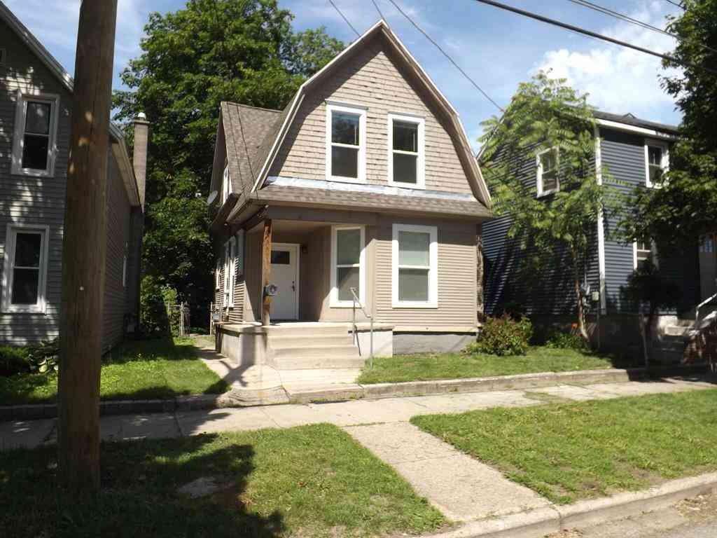 Homes For Sale - 21 Gold Avenue Nw NW<br/> Grand Rapids, MI 49504