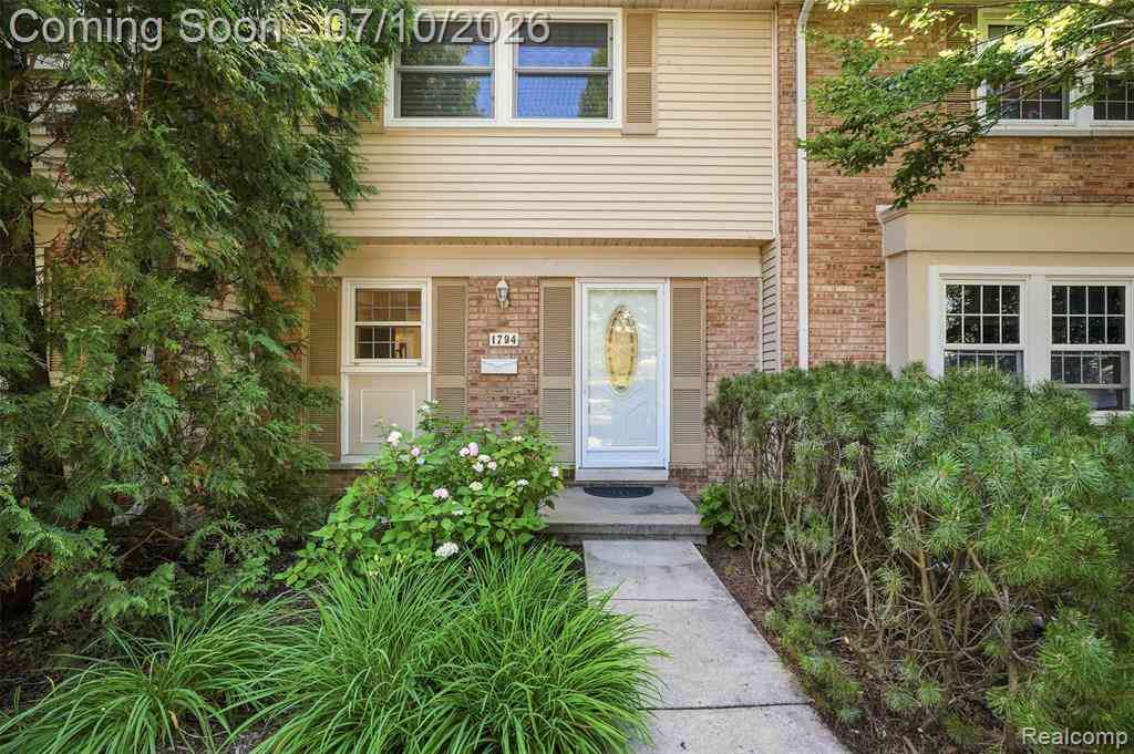 Condo For Sale - 1794 Brentwood Drive <br/> Troy, MI 48098