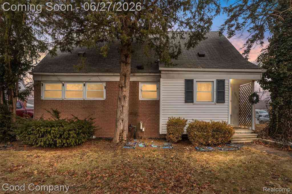 Homes For Sale - 20315 Lancaster Street <br/> Harper Woods, MI 48225