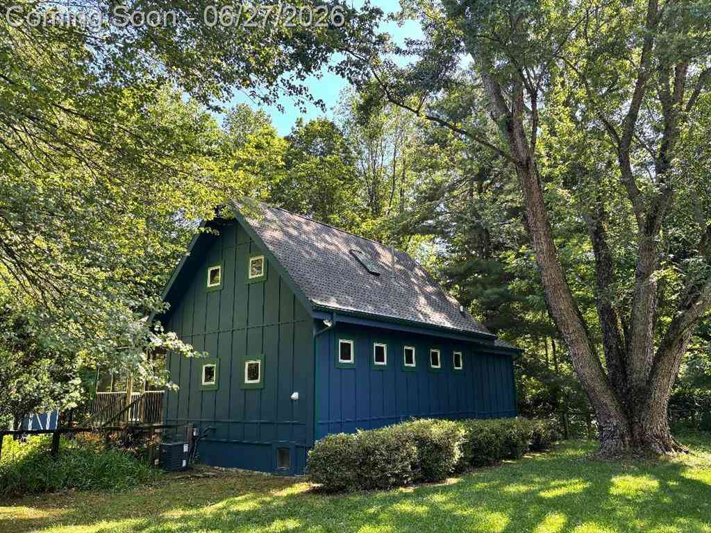 Homes For Sale - 8702 Elm Valley Road <br/> Berrien County, Union Pier, MI 49129