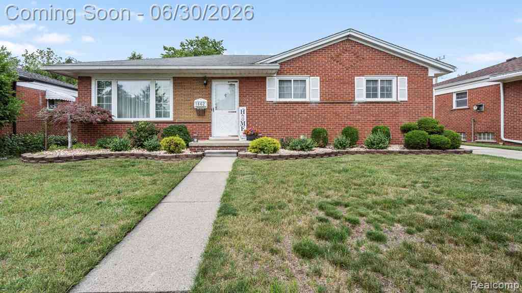 Homes For Sale - 1862 Lakeview Street <br/> Wayne County, Trenton, MI 48183
