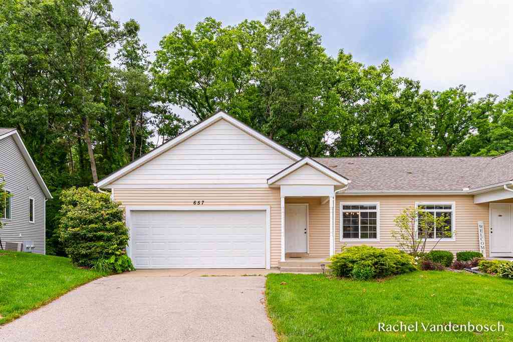 Condo For Sale - 657 Wren Court  #5<br/> Middleville, MI 49333