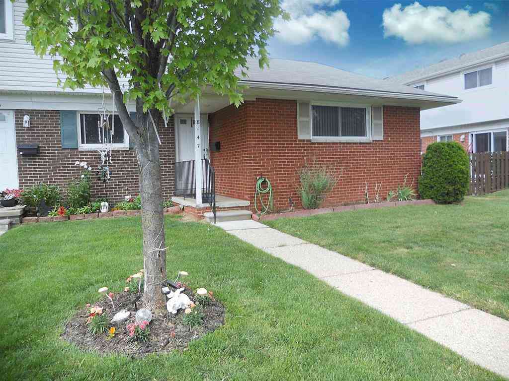 Condo For Sale - 8147 Busko Street <br/> Warren, MI 48093