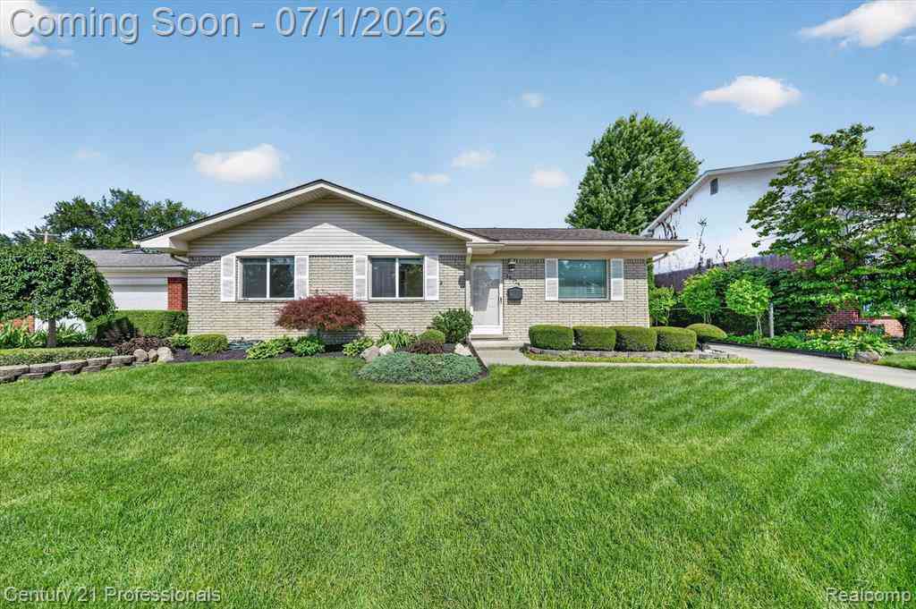 Homes For Sale - 15124 Hix Street <br/> Livonia, MI 48154