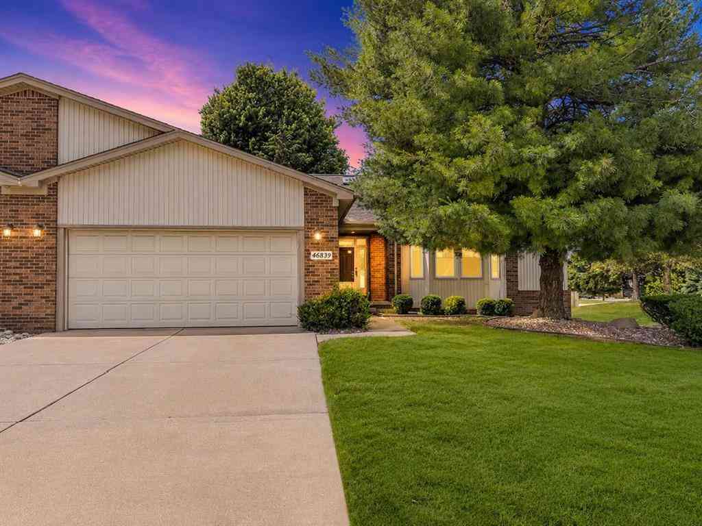 Condo For Sale - 46839 Scotch Pine Lane <br/> Macomb, MI 48042