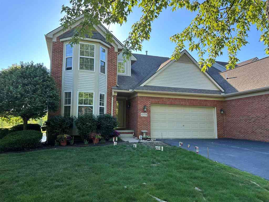 Condo For Sale - 6174 Lone Oak Circle <br/> Oakland County, Grand Blanc, MI 48439