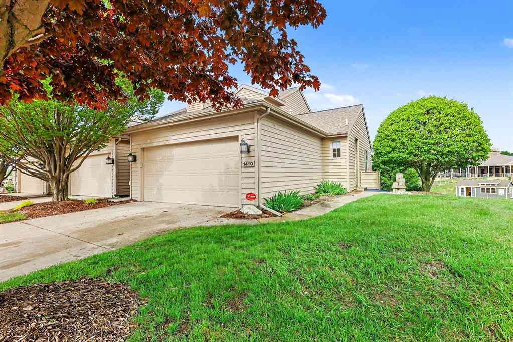 Condo For Sale - 1410 E Harbour Towne Circle  # 12<br/> Muskegon, MI 49441