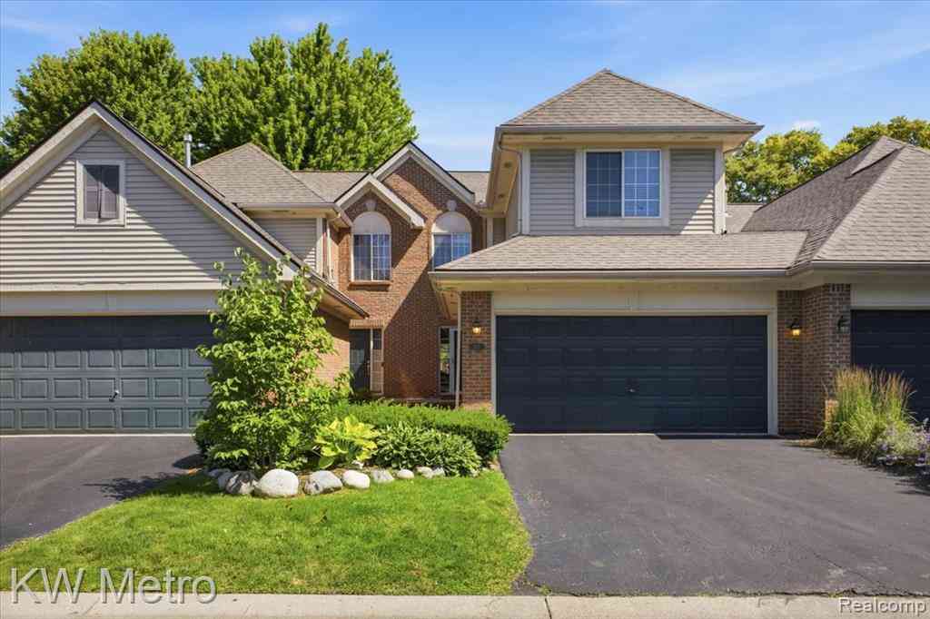 Condo For Sale - 517 Macwilliams Lane <br/> Royal Oak, MI 48067