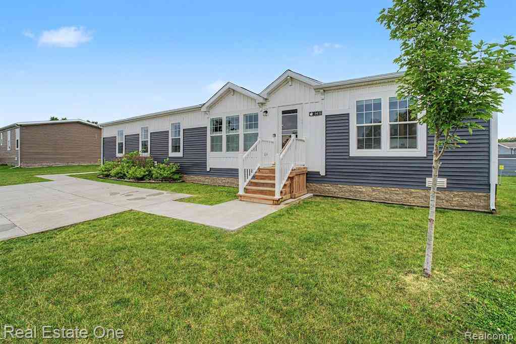 Homes For Sale - 6435 Prince Blvd  <br/> Fenton, MI 48430