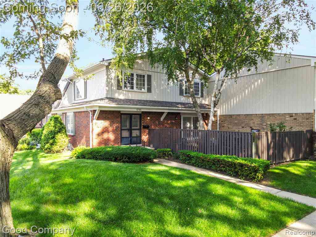 Condo For Sale - 1795 Wickham Street <br/> Royal Oak, MI 48073