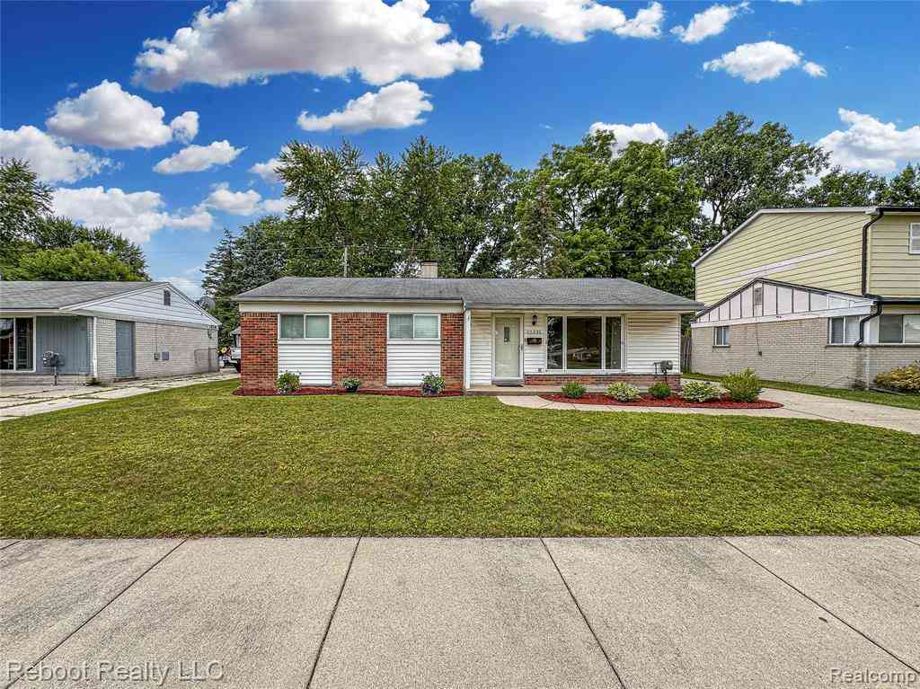 Homes For Sale - 32339 Chalfonte Drive <br/> Warren, MI 48092
