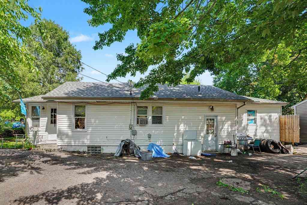 Homes For Sale - 749 Hutchinson Street <br/> Kalamazoo, MI 49008