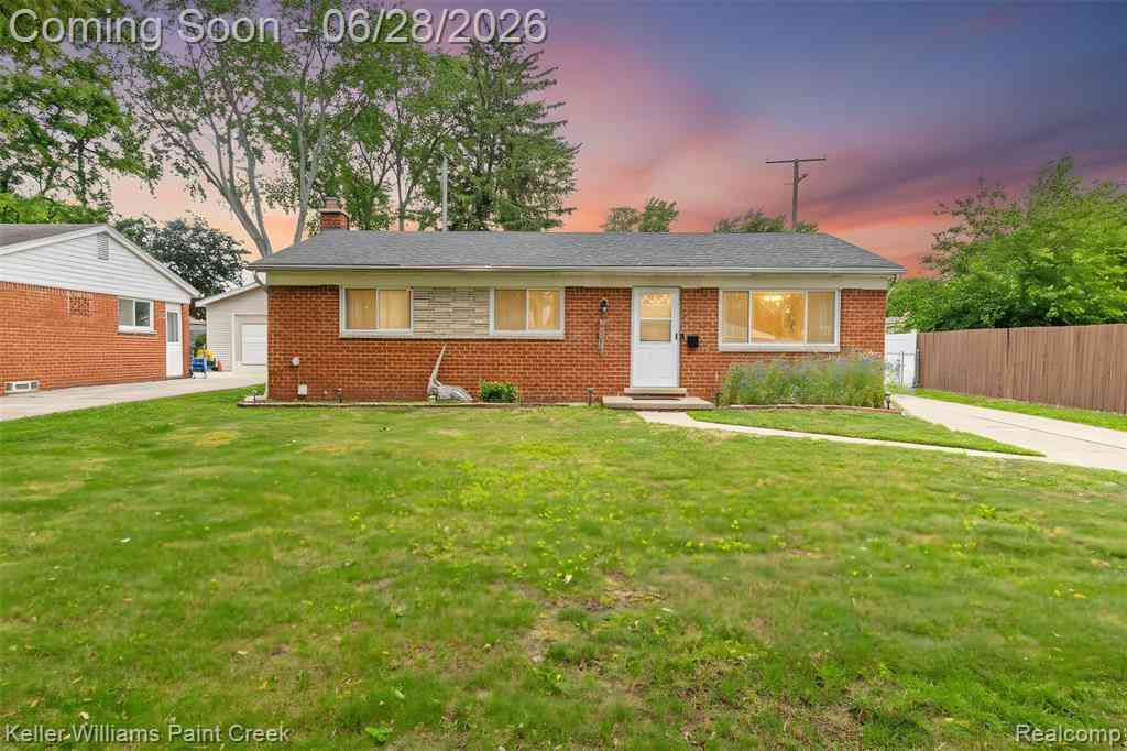 Homes For Sale - 9075 Headley Drive <br/> Sterling Heights, MI 48314