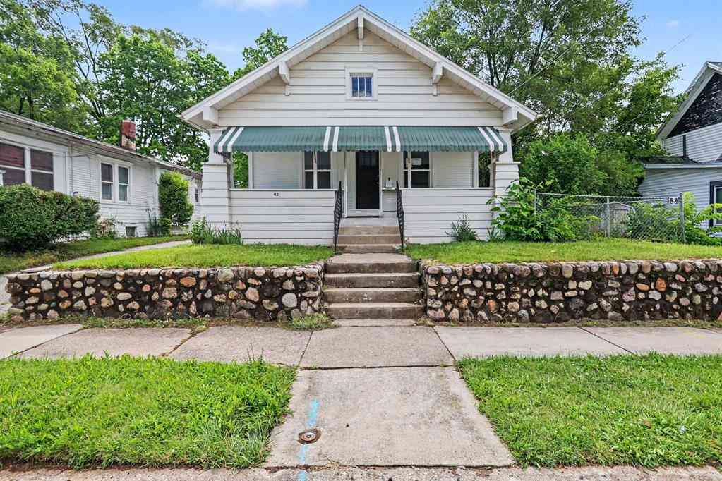 Homes For Sale - 42 Grand Avenue <br/> Battle Creek, MI 49037