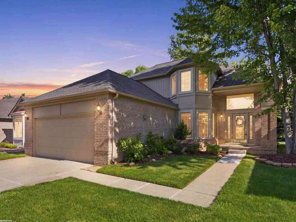 Condo For Sale - 6737 Copper Creek Drive <br/> Macomb County, Washington, MI 48094