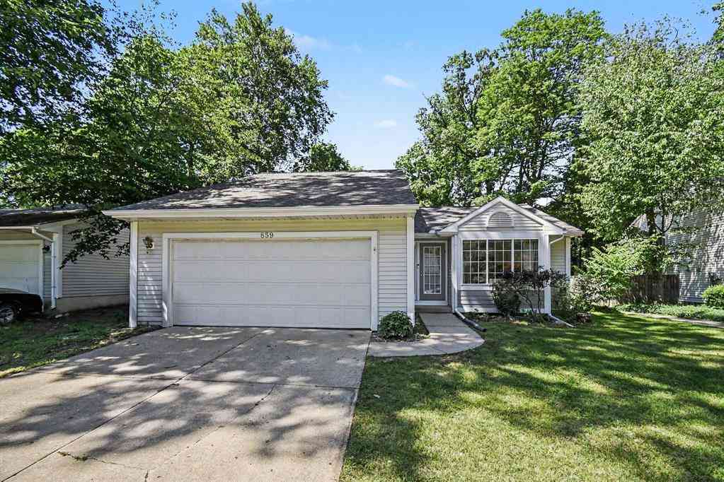 Homes For Sale - 859 Summer Creek Court Se SE<br/> Grand Rapids, MI 49508