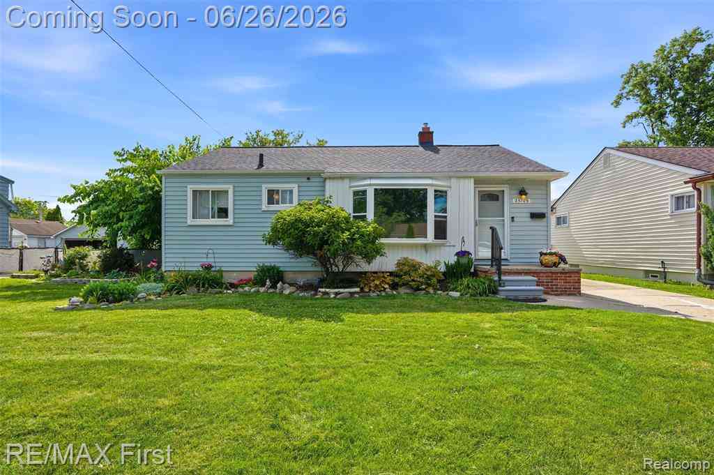Homes For Sale - 25709 Cubberness Street <br/> Saint Clair Shores, MI 48081