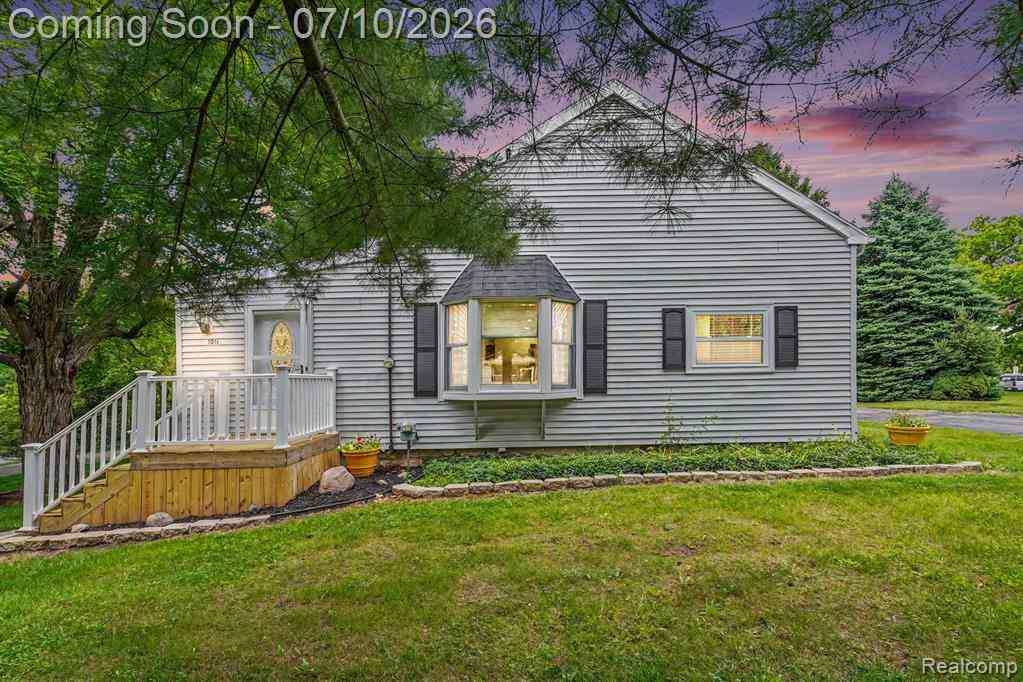 Homes For Sale - 1014 Pearl Street <br/> Lansing, MI 48906