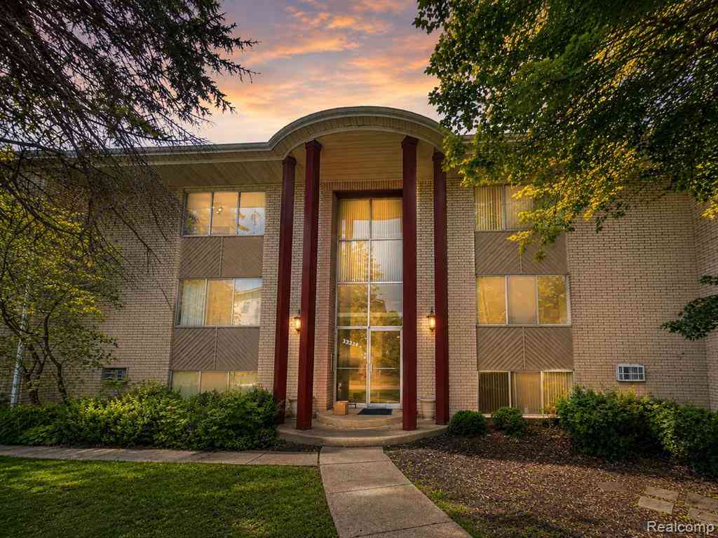 Condo For Sale - 33234 Kingslane Court  #5<br/> Farmington, MI 48336