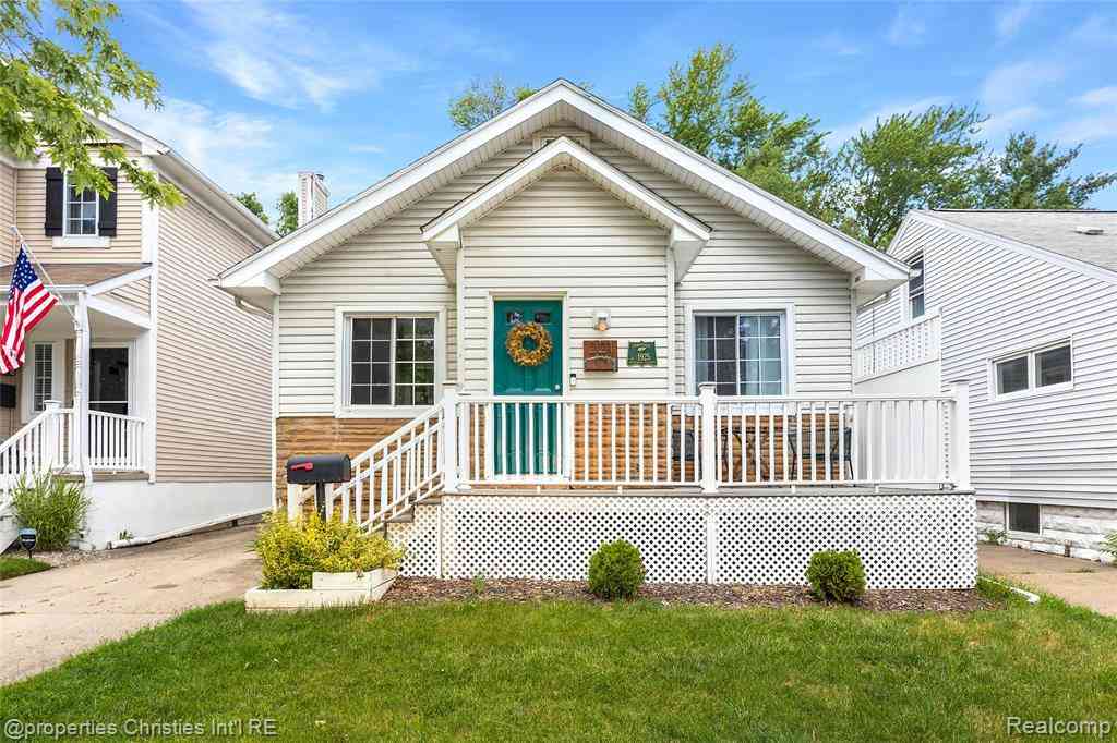 Homes For Sale - 221 College Street <br/> Ferndale, MI 48220