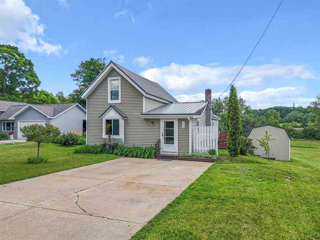 Homes For Sale - 446 Whaley Street <br/> Cadillac, MI 49601