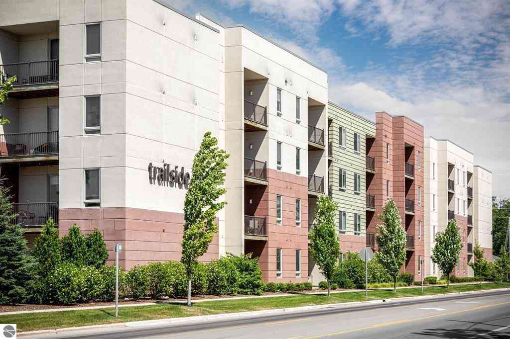 Condo For Sale - 630 S Garfield  <br/> Traverse City, MI 49686