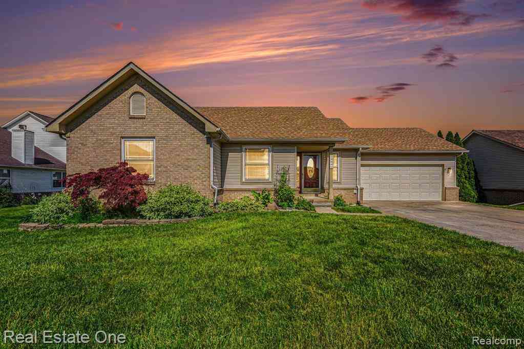 Homes For Sale - 13941 Perry Place Court  <br/> Riverview, MI 48193
