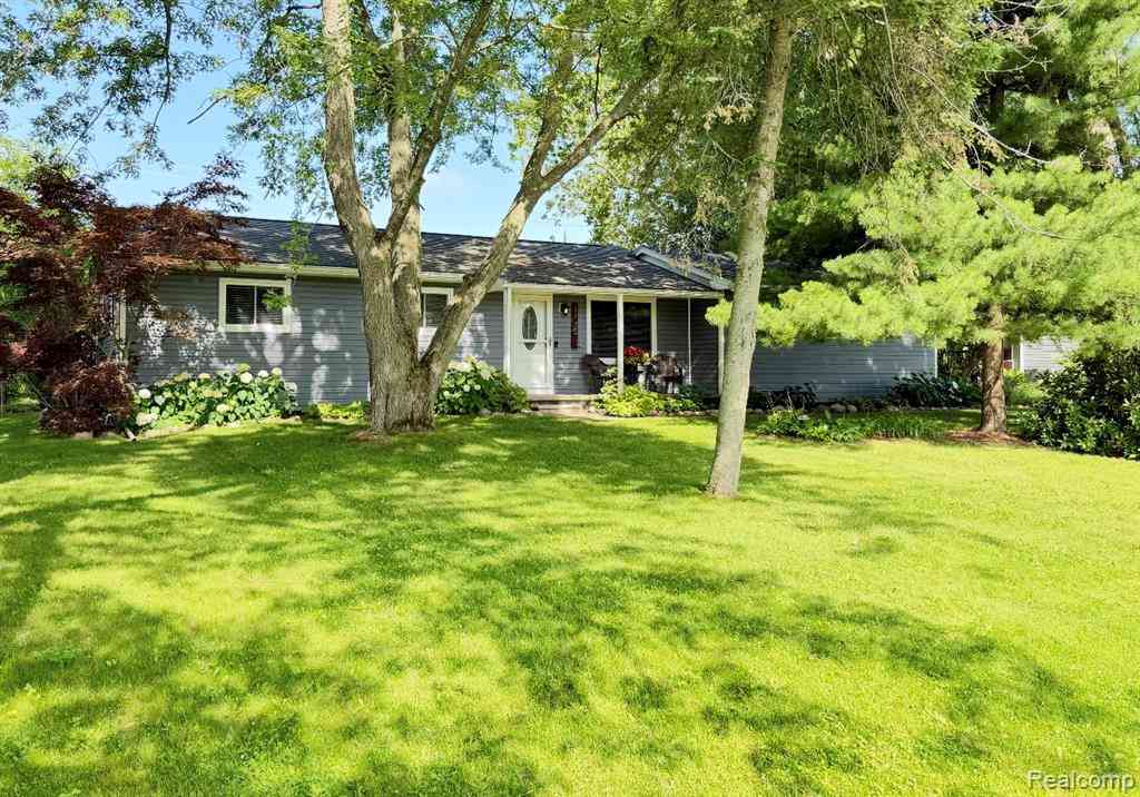 Homes For Sale - 1125 Dolane Drive <br/> Oakland County, White Lake, MI 48383