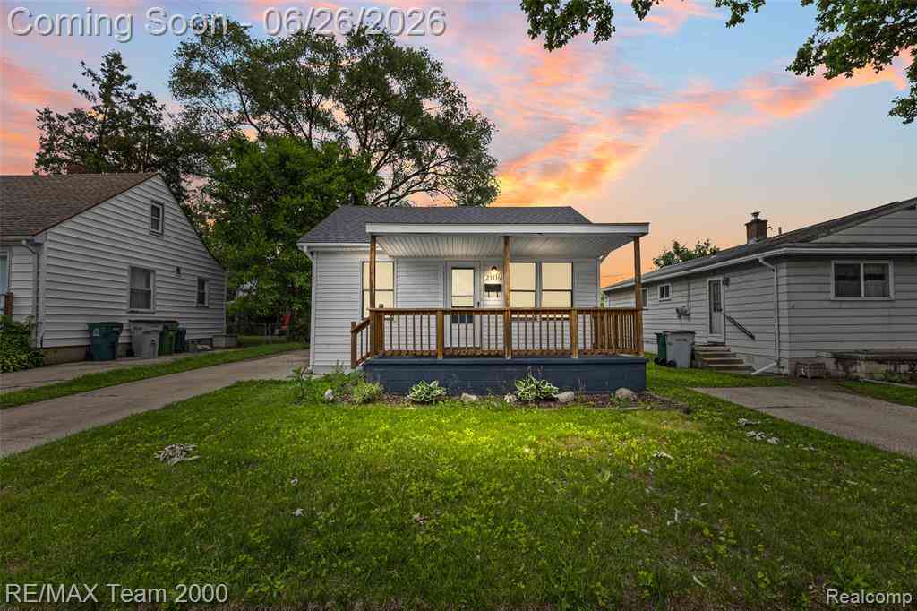 Homes For Sale - 23336 Hoover Avenue <br/> Hazel Park, MI 48030
