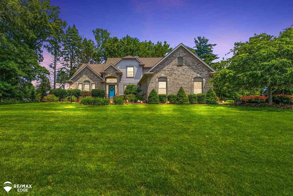 Homes For Sale - 3311 Peregrine Way <br/> Howell, MI 48843