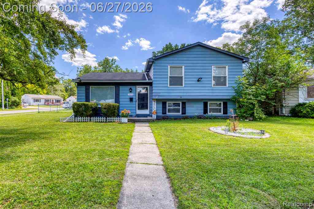 Homes For Sale - 15212 Orchard Court <br/> Wayne County, Romulus, MI 48174