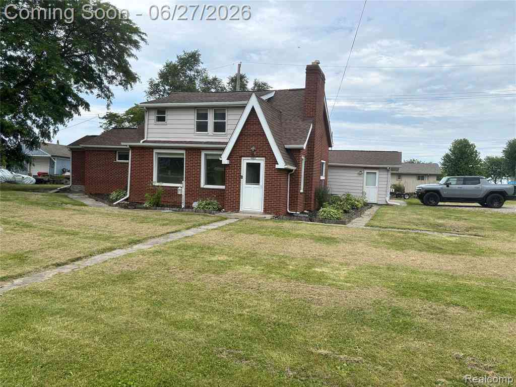 Homes For Sale - 45824 Jefferson Ave  <br/> Macomb County, Chesterfield, MI 48047