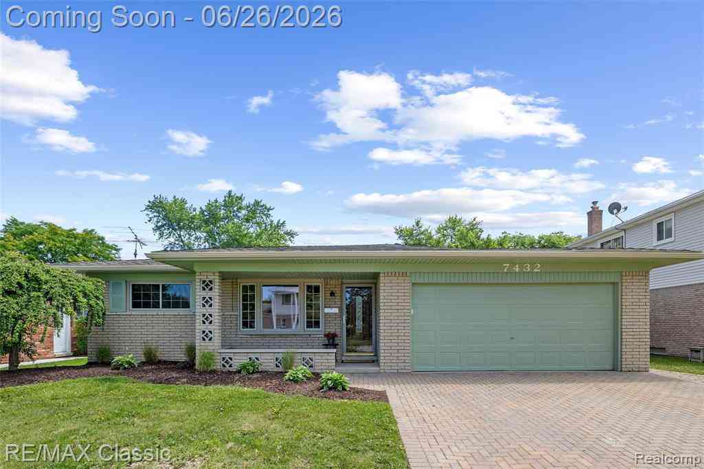 Homes For Sale - 7432 Hillsboro Drive <br/> Canton, MI 48187