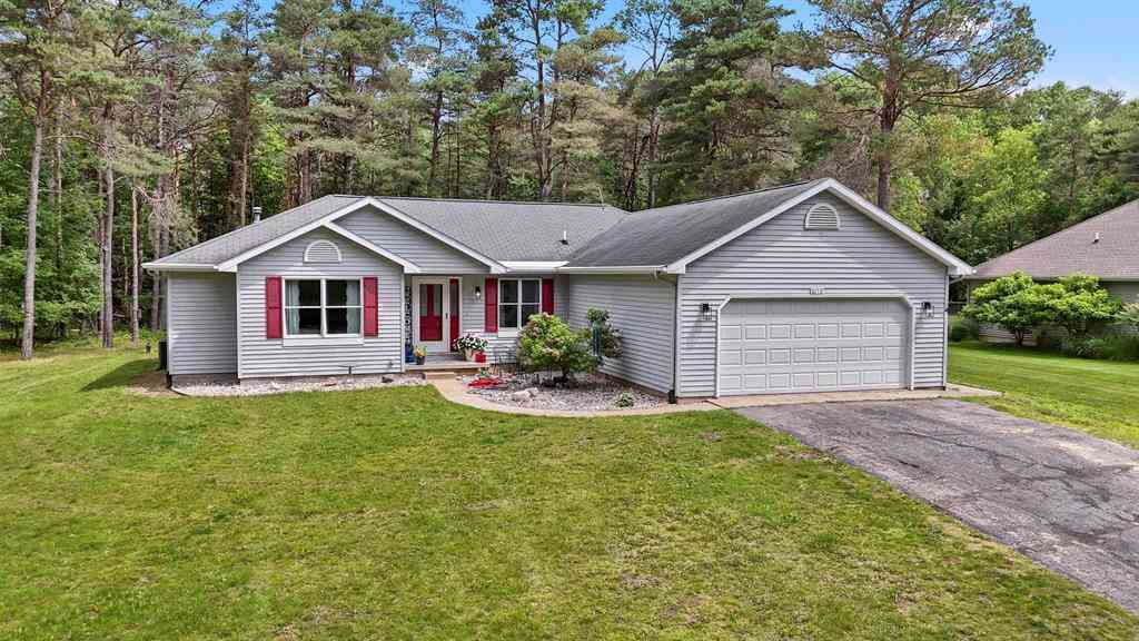 Homes For Sale - 8150 Carriage Lane <br/> Canadian Lakes, MI 49346