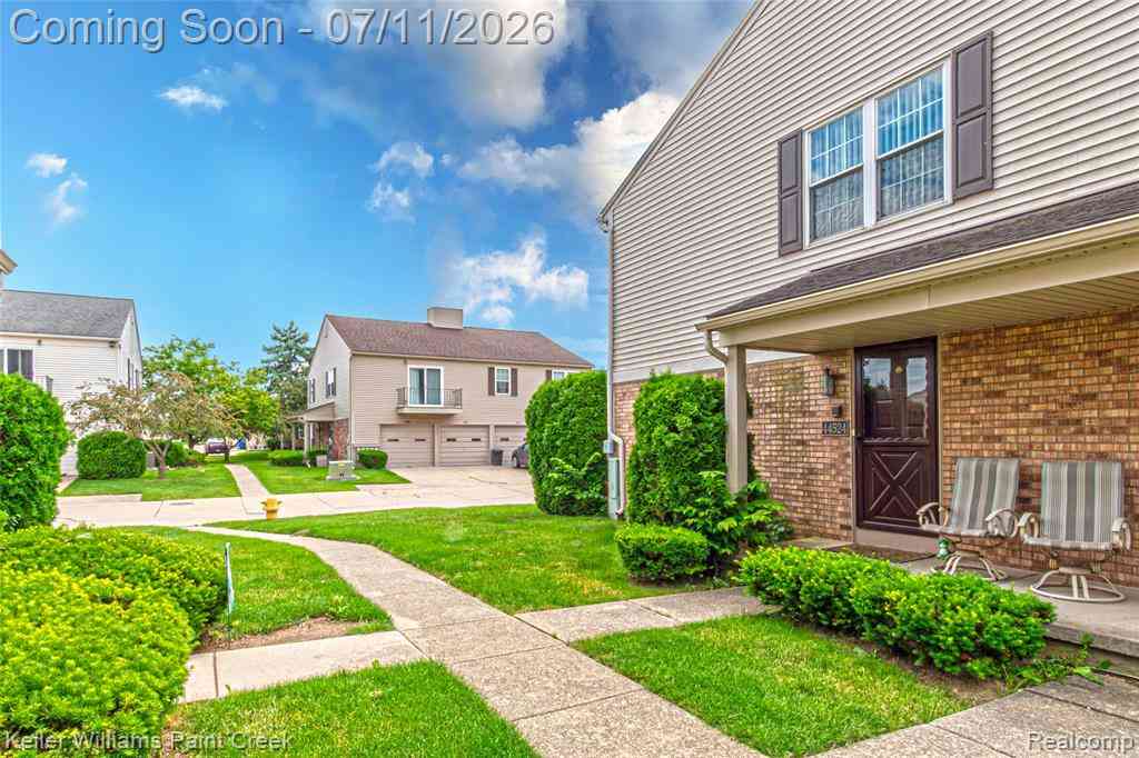 Condo For Sale - 44524 N Bunker Hill Drive  #112<br/> Clinton Township, MI 48038