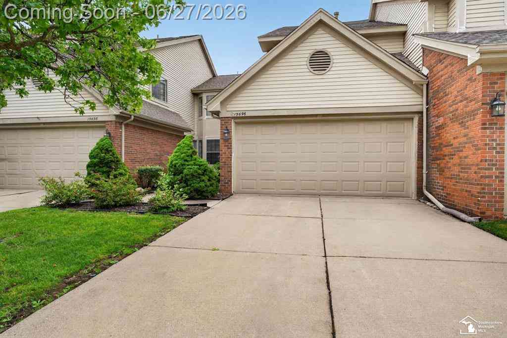 Condo For Sale - 15696 Golfview Drive <br/> Wayne County, Riverview, MI 48193