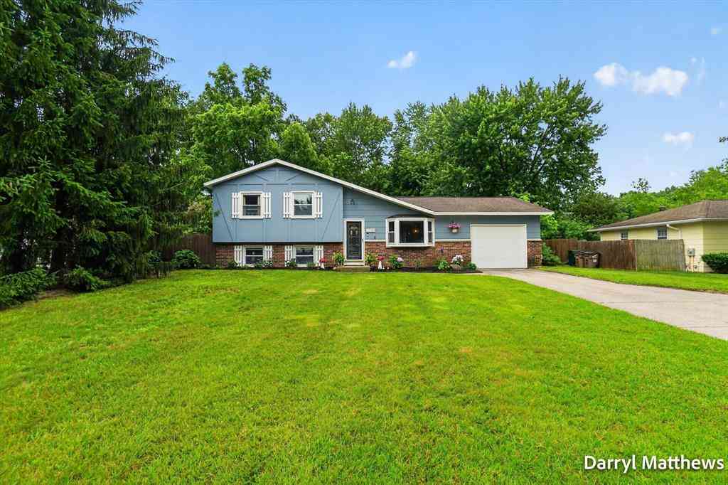 Homes For Sale - 2046 Galahad Street Ne NE<br/> Grand Rapids, MI 49525