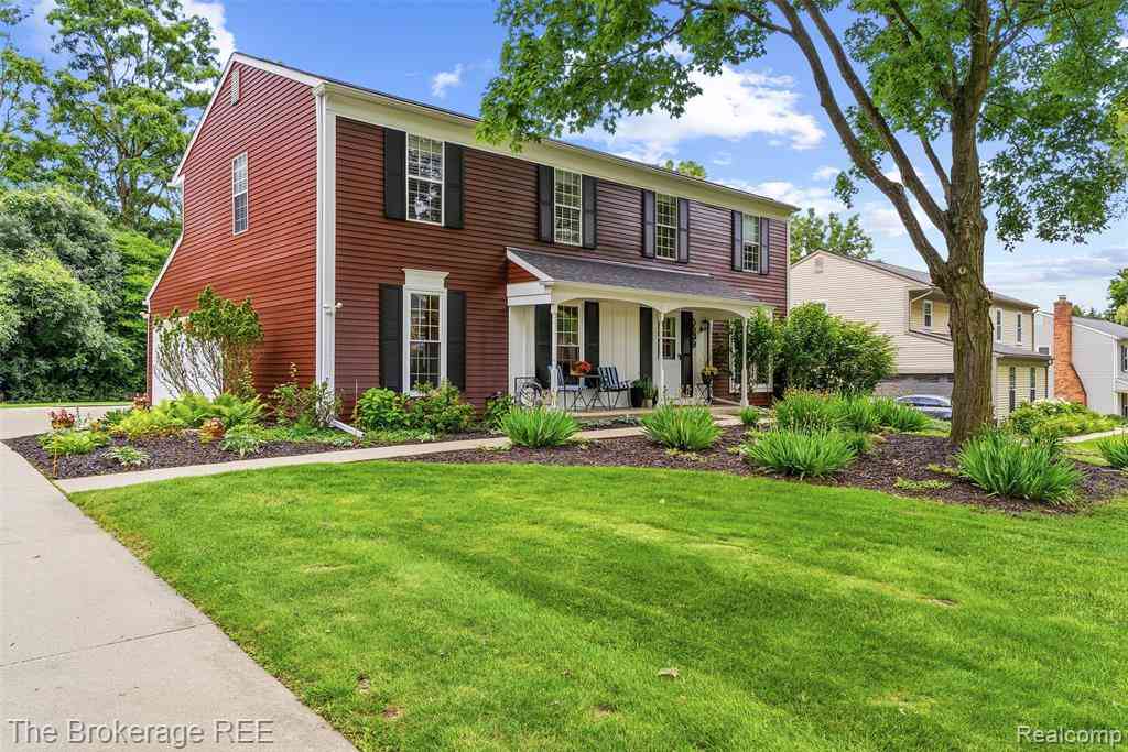 Homes For Sale - 5539 Brompton Court <br/> Oakland County, West Bloomfield, MI 48322