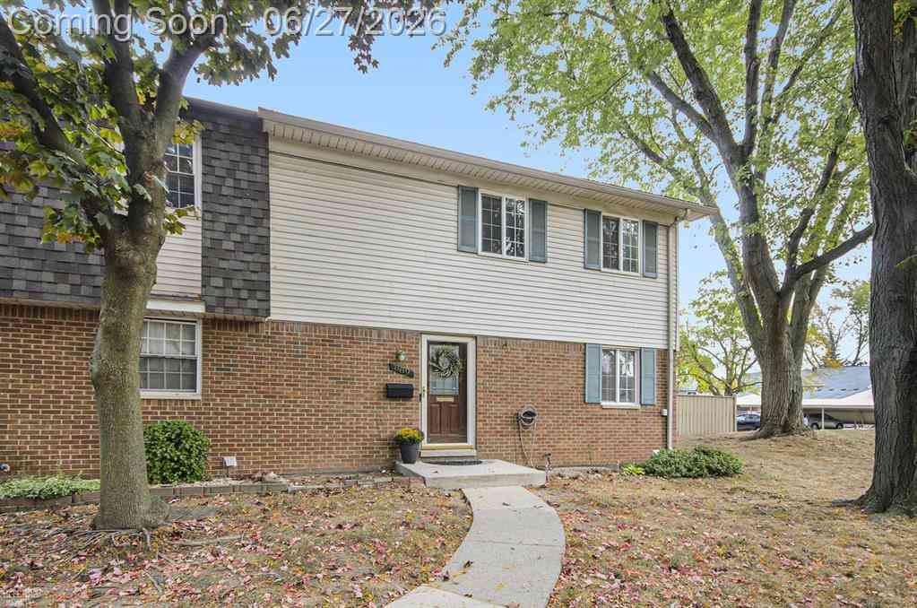 Condo For Sale - 889 Kirts Boulevard <br/> Troy, MI 48084